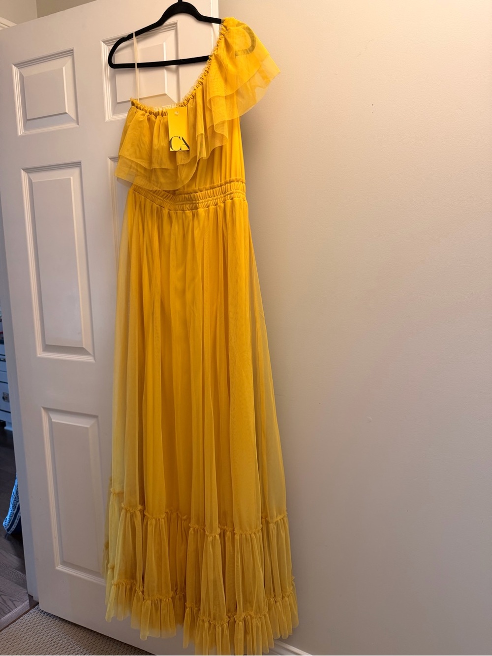Women’s Yellow One-Shoulder Ruffle Maxi Dress